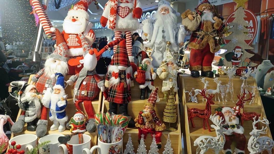 Başkentte hediye telaşına düşenler akın etti! Bu pazarda her şey parıltılı ve sihirli 8